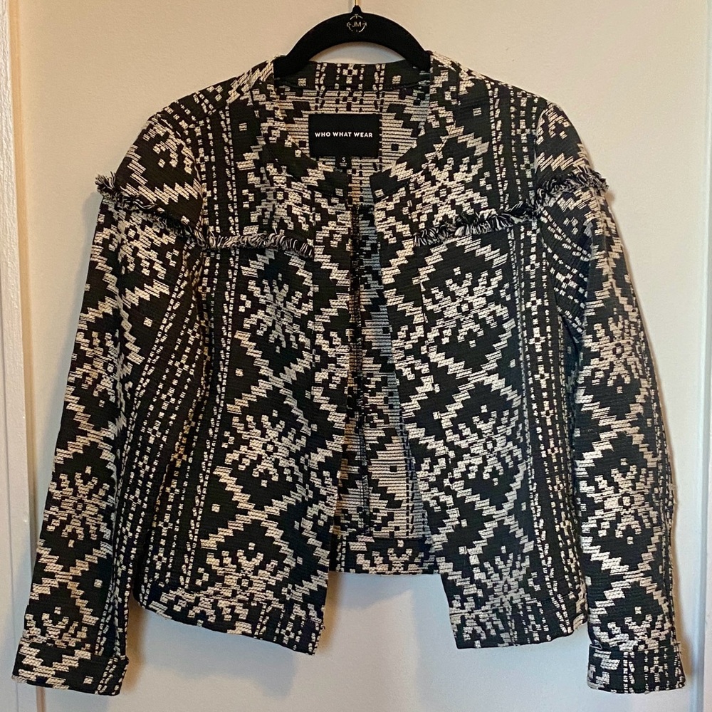 Super cute cropped boxy pattern jacket